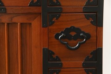 中古　美品!!　楡(ニレ)材　両面使いできる重厚な階段箪笥(和箪笥、和タンス、収納箪笥)(R-075409)