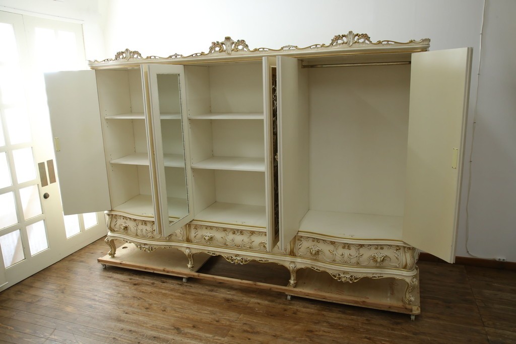 中古　SILIK(シリック)　ロココ調　エレガントな空間づくりにおすすめ!特大ワードローブ　定価約220万円　(R-075414)