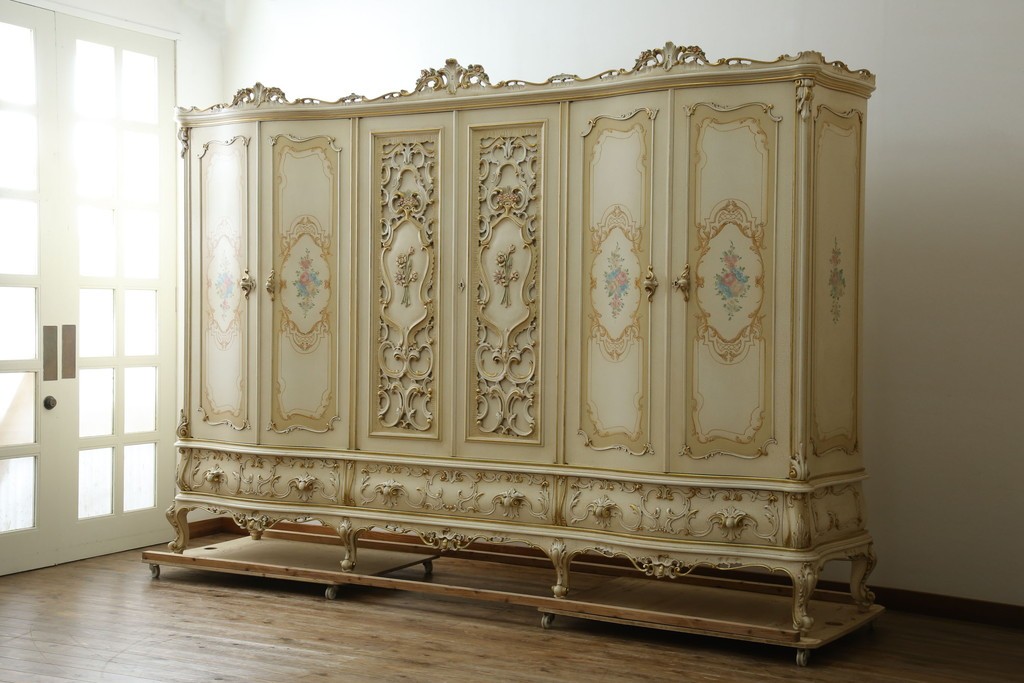 中古　SILIK(シリック)　ロココ調　エレガントな空間づくりにおすすめ!特大ワードローブ　定価約220万円　(R-075414)