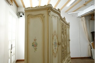 中古　SILIK(シリック)　ロココ調　エレガントな空間づくりにおすすめ!特大ワードローブ　定価約220万円　(R-075414)