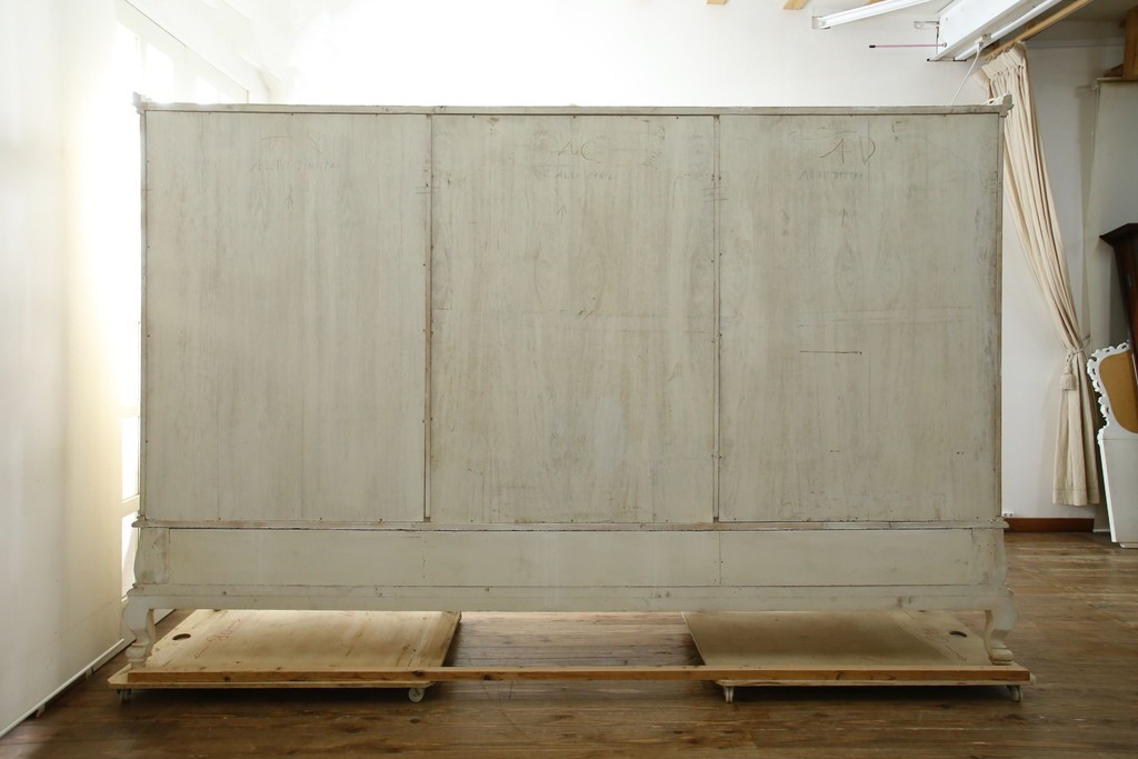 中古　SILIK(シリック)　ロココ調　エレガントな空間づくりにおすすめ!特大ワードローブ　定価約220万円　(R-075414)