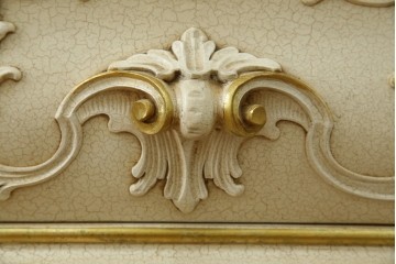 中古　SILIK(シリック)　ロココ調　エレガントな空間づくりにおすすめ!特大ワードローブ　定価約220万円　(R-075414)