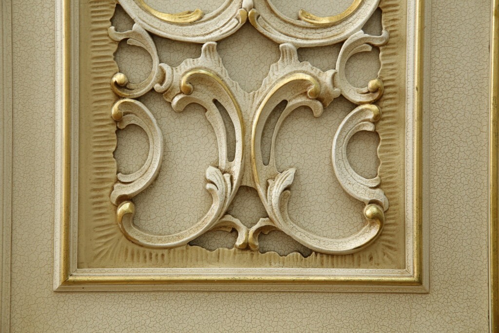 中古　SILIK(シリック)　ロココ調　エレガントな空間づくりにおすすめ!特大ワードローブ　定価約220万円　(R-075414)