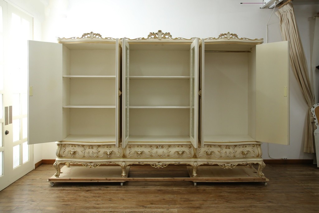 中古　SILIK(シリック)　ロココ調　エレガントな空間づくりにおすすめ!特大ワードローブ　定価約220万円　(R-075414)