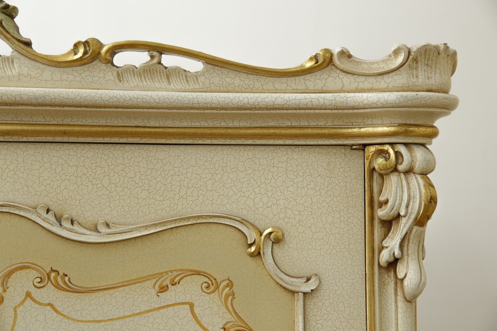 中古　SILIK(シリック)　ロココ調　エレガントな空間づくりにおすすめ!特大ワードローブ　定価約220万円　(R-075414)