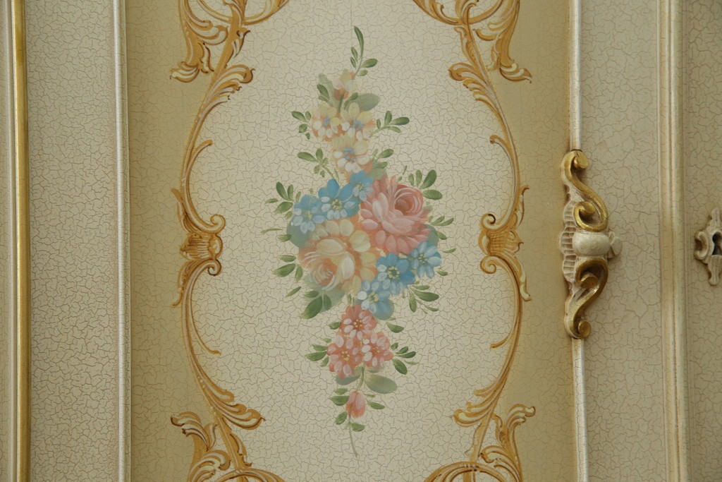 中古　SILIK(シリック)　ロココ調　エレガントな空間づくりにおすすめ!特大ワードローブ　定価約220万円　(R-075414)