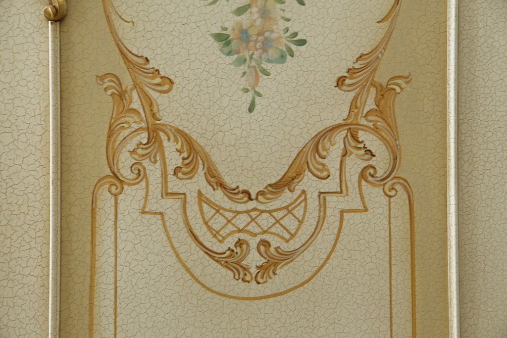 中古　SILIK(シリック)　ロココ調　エレガントな空間づくりにおすすめ!特大ワードローブ　定価約220万円　(R-075414)