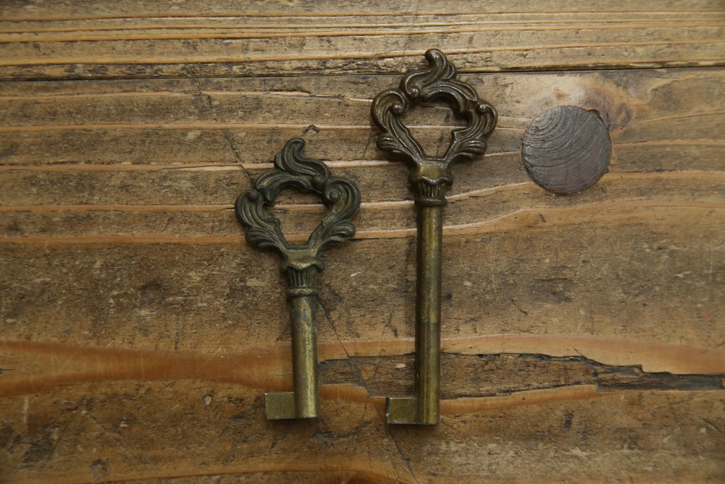 中古　SILIK(シリック)　ロココ調　エレガントな空間づくりにおすすめ!特大ワードローブ　定価約220万円　(R-075414)