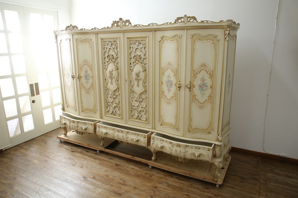 中古　SILIK(シリック)　ロココ調　エレガントな空間づくりにおすすめ!特大ワードローブ　定価約220万円　(R-075414)