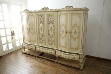 中古　SILIK(シリック)　ロココ調　エレガントな空間づくりにおすすめ!特大ワードローブ　定価約220万円　(R-075414)