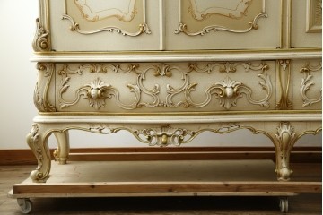 中古　SILIK(シリック)　ロココ調　エレガントな空間づくりにおすすめ!特大ワードローブ　定価約220万円　(R-075414)