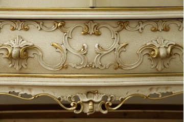 中古　SILIK(シリック)　ロココ調　エレガントな空間づくりにおすすめ!特大ワードローブ　定価約220万円　(R-075414)