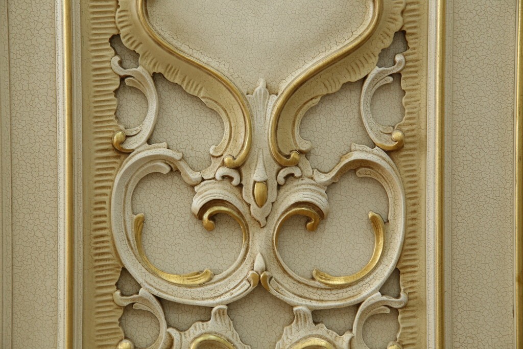 中古　SILIK(シリック)　ロココ調　エレガントな空間づくりにおすすめ!特大ワードローブ　定価約220万円　(R-075414)