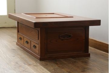 中古　美品!!　総欅(ケヤキ)材　趣ある佇まいが目を引く関西火鉢(ローテーブル、長火鉢、座卓、囲炉裏)(R-075415)