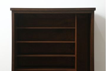 中古　特注品　松本民芸家具　シックで落ち着いた佇まいが魅力的なA型下駄箱(収納棚、戸棚、キャビネット)(R-075416)