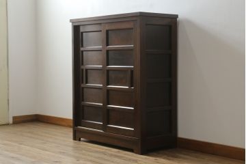 中古　特注品　松本民芸家具　シックで落ち着いた佇まいが魅力的なA型下駄箱(収納棚、戸棚、キャビネット)(R-075416)