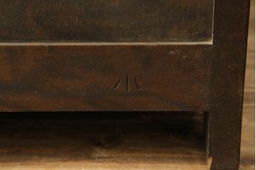 中古　特注品　松本民芸家具　シックで落ち着いた佇まいが魅力的なA型下駄箱(収納棚、戸棚、キャビネット)(R-075416)