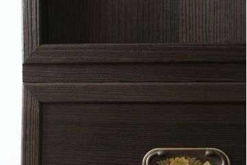 和製ビンテージ　国産　職人手造り　着色仕上げ　金具の意匠が素敵な桐箪笥(並厚、桐たんす、和タンス、衣装箪笥、引き出し、チェスト、ヴィンテージ)(R-075417)
