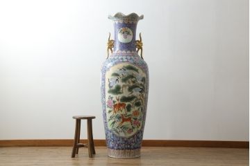 中国　色絵　粉彩　多種多様な絵付けと堂々とした佇まいが魅力の特大壷(定価約120万円)(鶴、ツル、鹿、花鳥、窓絵、飾り壺、置物)(R-075418)