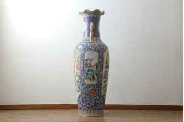 中国　色絵　粉彩　多種多様な絵付けと堂々とした佇まいが魅力の特大壷(定価約120万円)(鶴、ツル、鹿、花鳥、窓絵、飾り壺、置物)(R-075418)