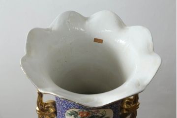 中国　色絵　粉彩　多種多様な絵付けと堂々とした佇まいが魅力の特大壷(定価約120万円)(鶴、ツル、鹿、花鳥、窓絵、飾り壺、置物)(R-075418)