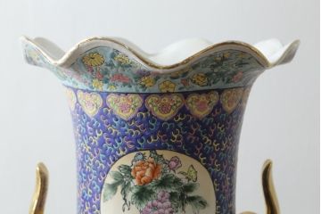 中国　色絵　粉彩　多種多様な絵付けと堂々とした佇まいが魅力の特大壷(定価約120万円)(鶴、ツル、鹿、花鳥、窓絵、飾り壺、置物)(R-075418)