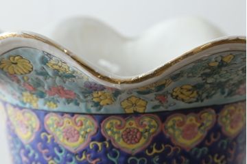 中国　色絵　粉彩　多種多様な絵付けと堂々とした佇まいが魅力の特大壷(定価約120万円)(鶴、ツル、鹿、花鳥、窓絵、飾り壺、置物)(R-075418)