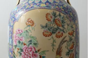 中国　色絵　粉彩　多種多様な絵付けと堂々とした佇まいが魅力の特大壷(定価約120万円)(鶴、ツル、鹿、花鳥、窓絵、飾り壺、置物)(R-075418)