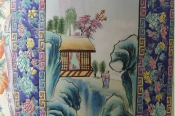 中国　色絵　粉彩　多種多様な絵付けと堂々とした佇まいが魅力の特大壷(定価約120万円)(鶴、ツル、鹿、花鳥、窓絵、飾り壺、置物)(R-075418)
