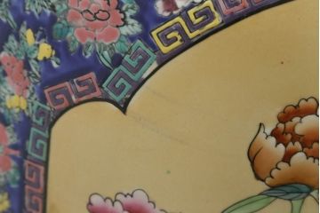 中国　色絵　粉彩　多種多様な絵付けと堂々とした佇まいが魅力の特大壷(定価約120万円)(鶴、ツル、鹿、花鳥、窓絵、飾り壺、置物)(R-075418)