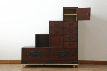 中古　美品　仙台民芸箪笥(仙台箪笥)　欅産業　拭き漆塗りが美しい階段箪笥(和たんす、収納箪笥、整理タンス、引き出し)(R-075430)
