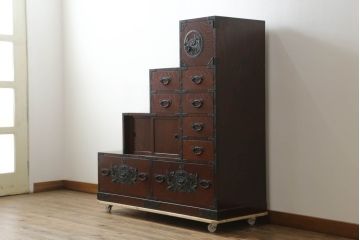 中古　美品　仙台民芸箪笥(仙台箪笥)　欅産業　拭き漆塗りが美しい階段箪笥(和たんす、収納箪笥、整理タンス、引き出し)(R-075430)