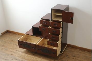 中古　美品　仙台民芸箪笥(仙台箪笥)　欅産業　拭き漆塗りが美しい階段箪笥(和たんす、収納箪笥、整理タンス、引き出し)(R-075430)