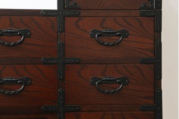 中古　美品　仙台民芸箪笥(仙台箪笥)　欅産業　拭き漆塗りが美しい階段箪笥(和たんす、収納箪笥、整理タンス、引き出し)(R-075430)