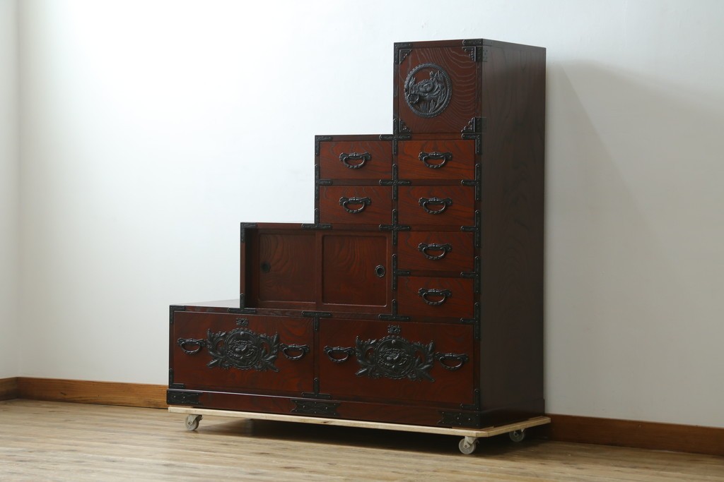 中古　美品　仙台民芸箪笥(仙台箪笥)　欅産業　拭き漆塗り　力強い木目が魅力の階段箪笥　(R-075430)