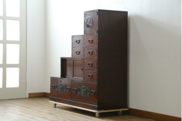 中古　美品　仙台民芸箪笥(仙台箪笥)　欅産業　拭き漆塗り　力強い木目が魅力の階段箪笥　(R-075430)