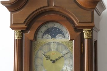 中古　細やかな装飾が光る!気品漂うシックな雰囲気が魅力のホールクロック(時計台、振り子時計、クオーツ時計、大型、ディスプレイ、ドイツ)(R-075434)