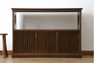 中古　美品!!　葉山ガーデン(Hayama Classic)　上質な和の空間を演出する格子引き戸の収納棚(食器棚、茶棚、戸棚)(R-075439)