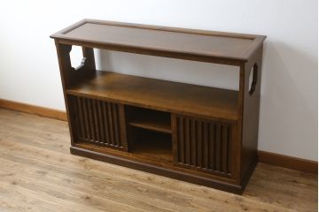 中古　美品!!　葉山ガーデン(Hayama Classic)　上質な和の空間を演出する格子引き戸の収納棚(食器棚、茶棚、戸棚)(R-075439)