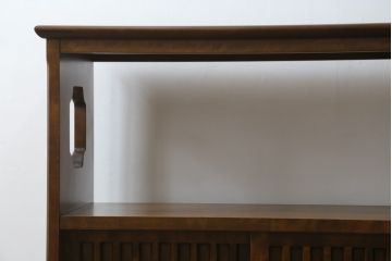 中古　美品!!　葉山ガーデン(Hayama Classic)　上質な和の空間を演出する格子引き戸の収納棚(食器棚、茶棚、戸棚)(R-075439)