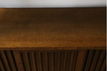 中古　美品!!　葉山ガーデン(Hayama Classic)　上質な和の空間を演出する格子引き戸の収納棚(食器棚、茶棚、戸棚)(R-075439)