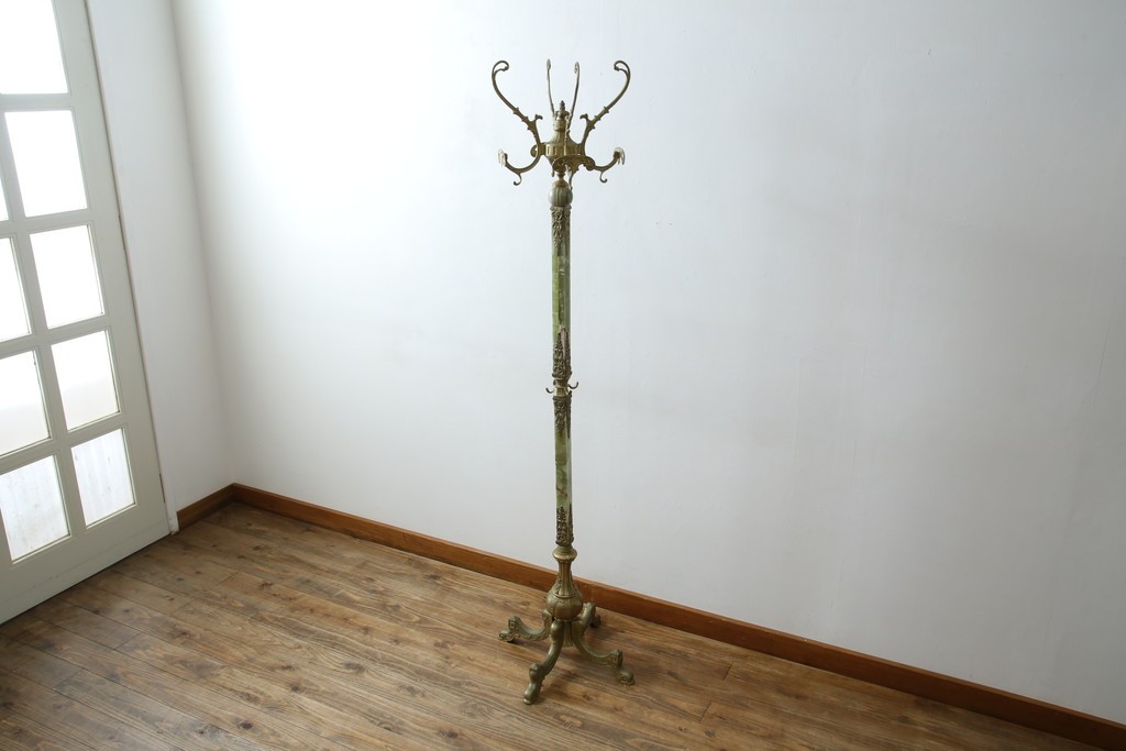 中古　イタリア高級家具　組み立て式　大理石　ヨーロピアンなお部屋の演出にピッタリな真鍮製のポールハンガー　(R-075440)