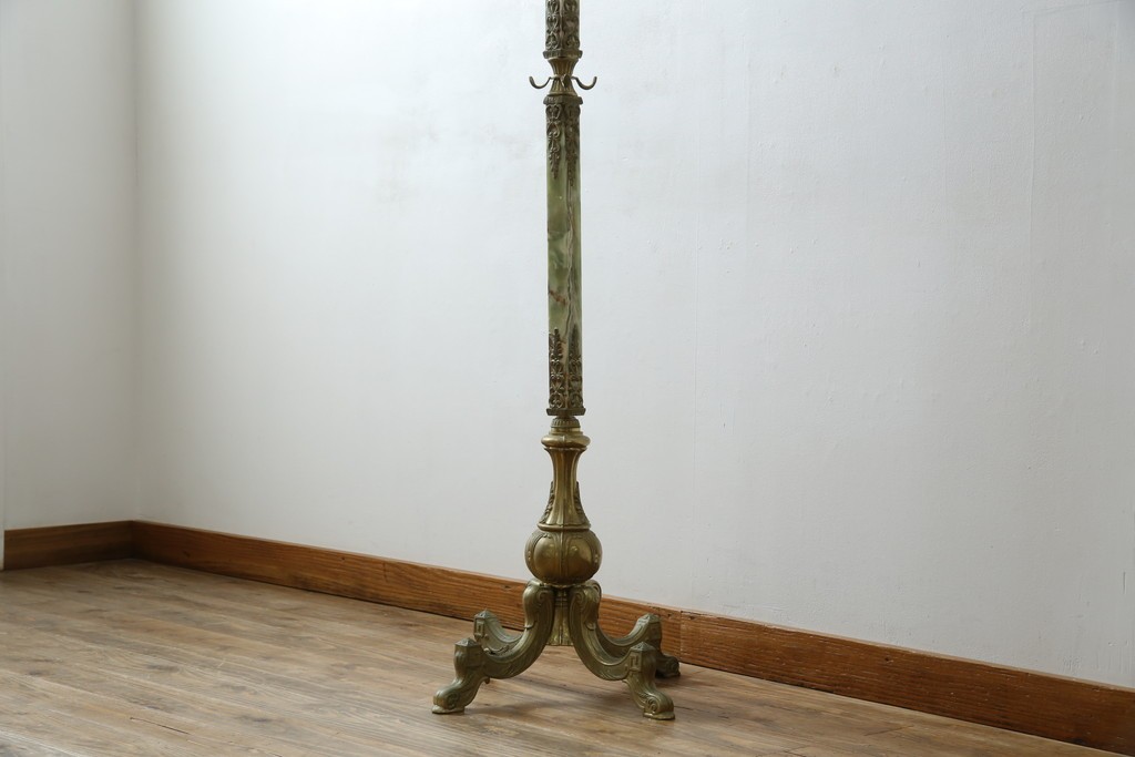 中古　イタリア高級家具　組み立て式　大理石　ヨーロピアンなお部屋の演出にピッタリな真鍮製のポールハンガー　(R-075440)