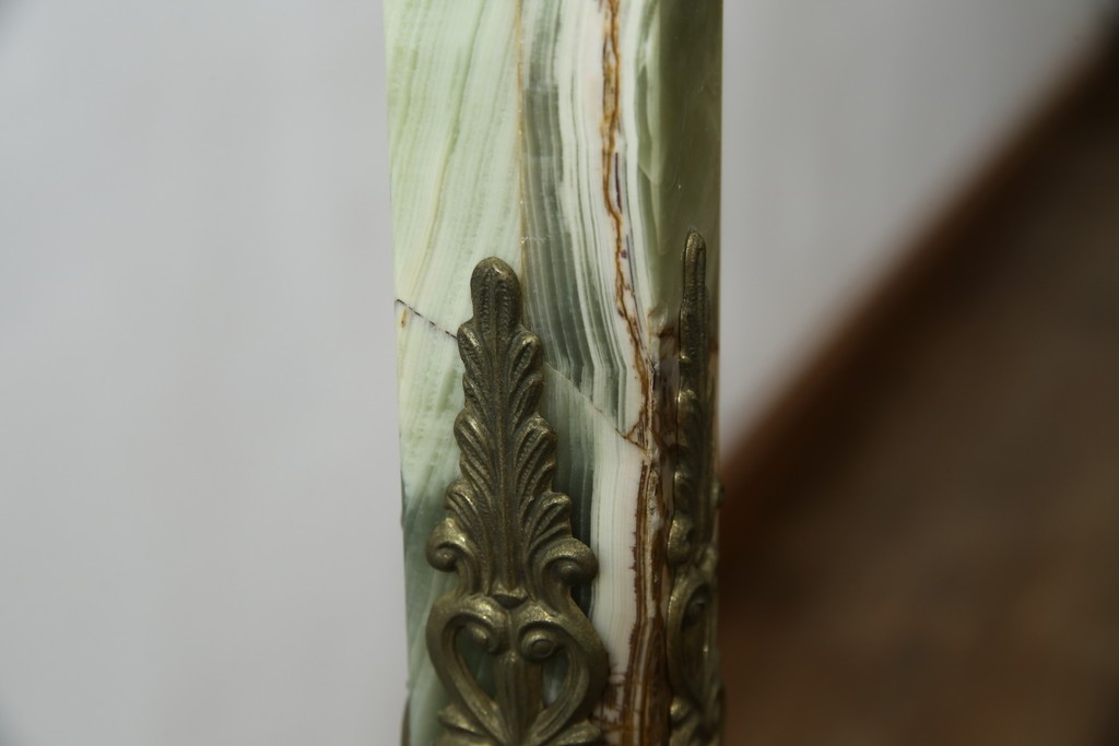 中古　イタリア高級家具　組み立て式　大理石　ヨーロピアンなお部屋の演出にピッタリな真鍮製のポールハンガー　(R-075440)