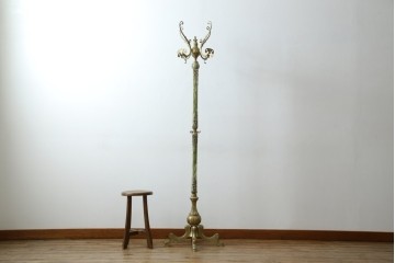 中古　イタリア高級家具　組み立て式　大理石　ヨーロピアンなお部屋の演出にピッタリな真鍮製のポールハンガー　(R-075440)