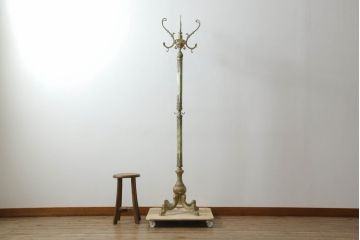 中古　イタリア高級家具　組み立て式　大理石　ヨーロピアンなお部屋の演出にピッタリな真鍮製のポールハンガー(ホールハンガー、コートハンガー、帽子掛け、店舗什器)(R-075440)