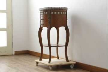 中古　スペイン家具　マリネール(Mariner)　パーケットリー(寄木細工)　すっと伸びた猫脚が上品なサイドテーブル(サイドチェスト、引き出し)(R-075443)