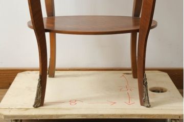 中古　スペイン家具　マリネール(Mariner)　パーケットリー(寄木細工)　すっと伸びた猫脚が上品なサイドテーブル(サイドチェスト、引き出し)(R-075443)