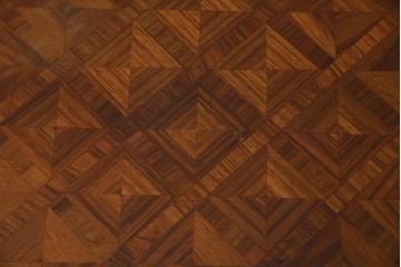 中古　スペイン家具　マリネール(Mariner)　パーケットリー(寄木細工)　すっと伸びた猫脚が上品なサイドテーブル　(R-075443)