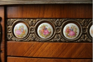 中古　スペイン家具　マリネール(Mariner)　パーケットリー(寄木細工)　すっと伸びた猫脚が上品なサイドテーブル　(R-075443)